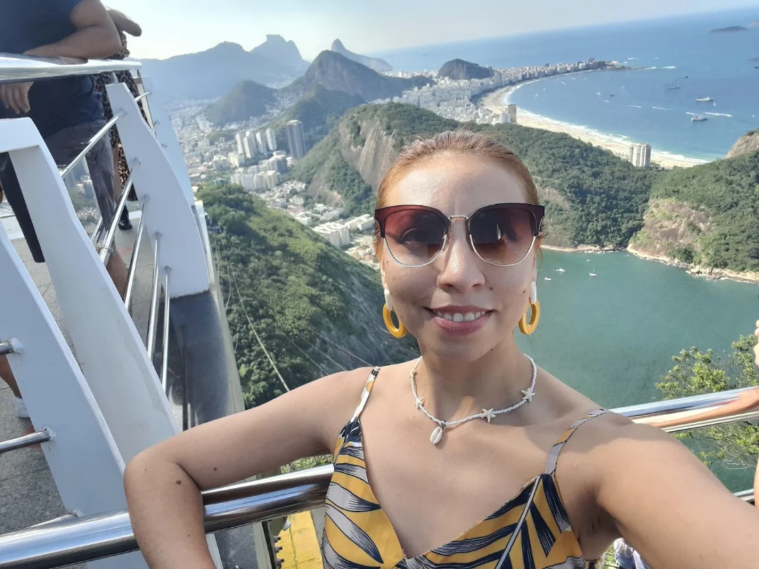 Bianca y Victor con Copacabana de fondo